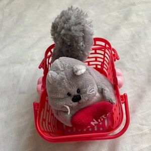 Ganz Valentine’s Day plush squirrel in 2 handled plastic basket